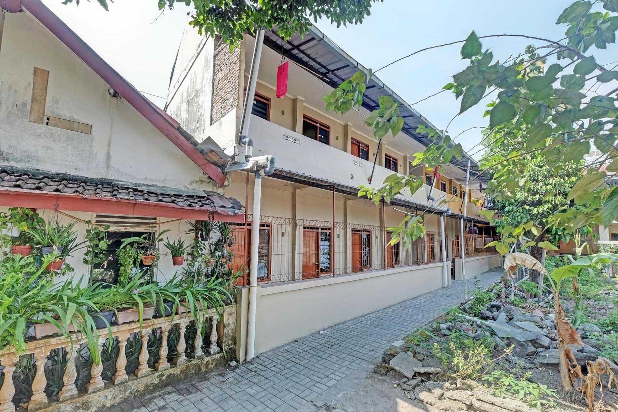 Spot On 92934 Nusantara Syariah Yogyakarta Exterior photo